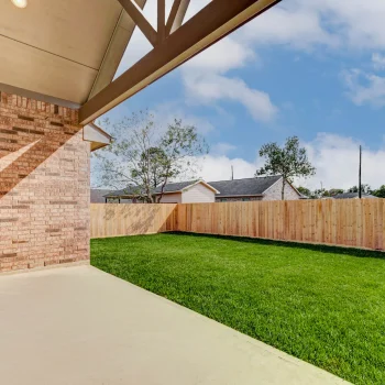 414 TX Ave Patioyard
